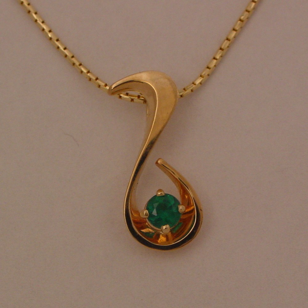 14k Yellow Gold Natural Emerald Pendant