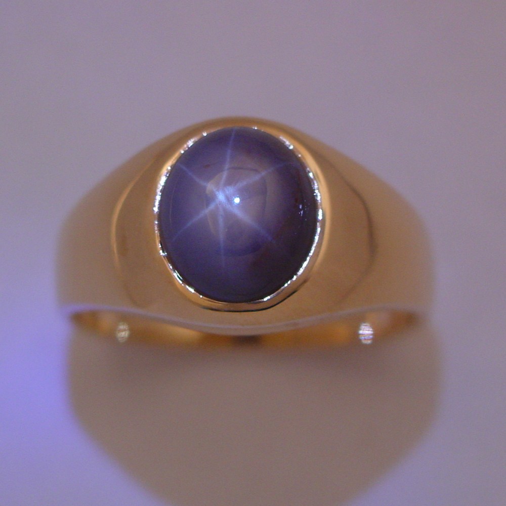 18k Yellow Gold 8_24ct Star Sapphire Man's Ring